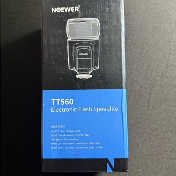 NEEWER TT560 Flash Speedlite - Picture 3 of 5